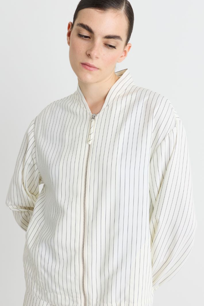 Pinstripe bomber jacket in fluid twill - WHITE - Intrend - 3