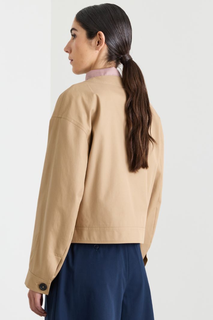 Round-neck jacket with patch pockets - CAMEL - Intrend - 4