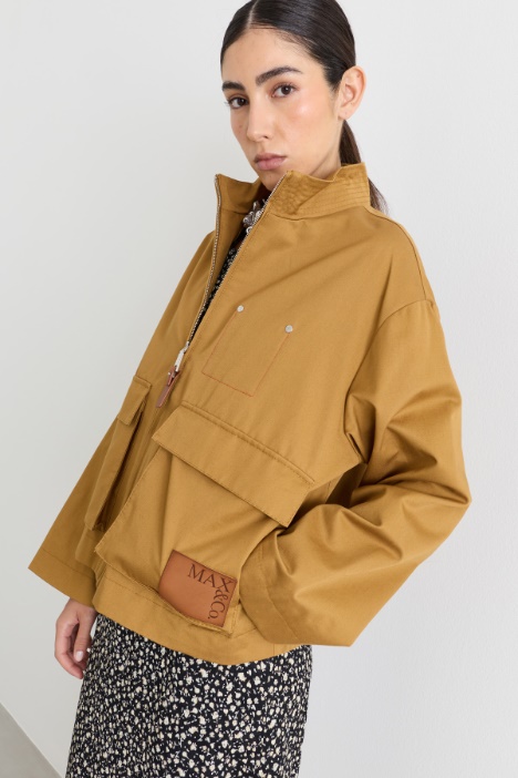Gabardine jacket with oversized pockets - Intrend