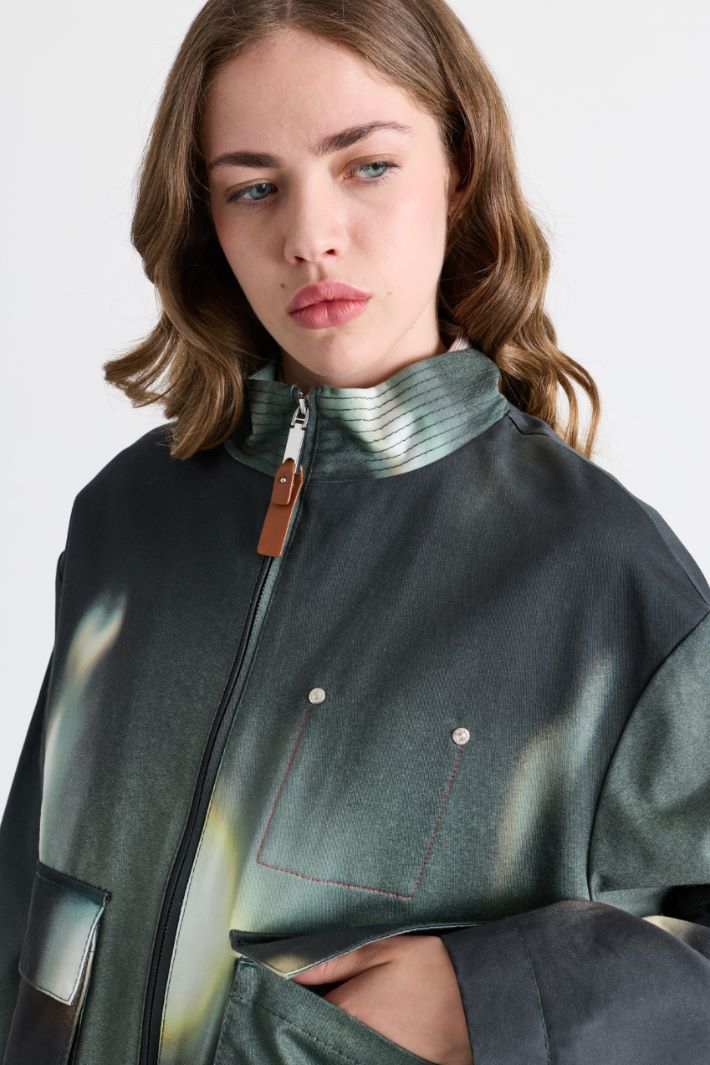Gabardine jacket with oversized pockets - GREEN - Intrend - 3
