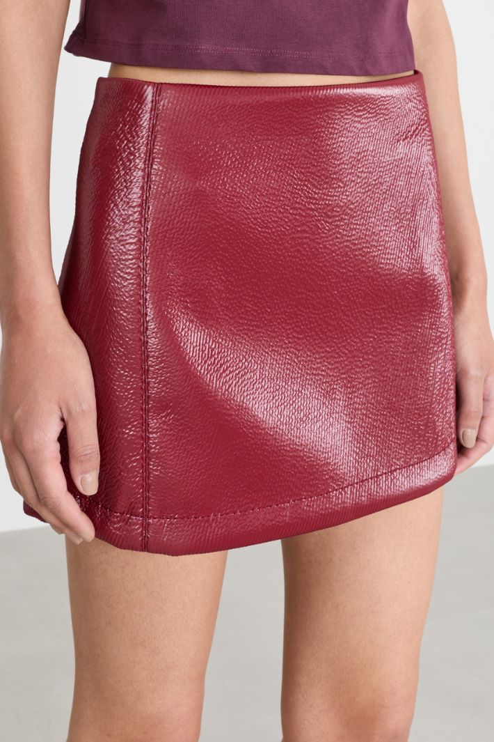 Patent fabric miniskirt - RED - Intrend - 3
