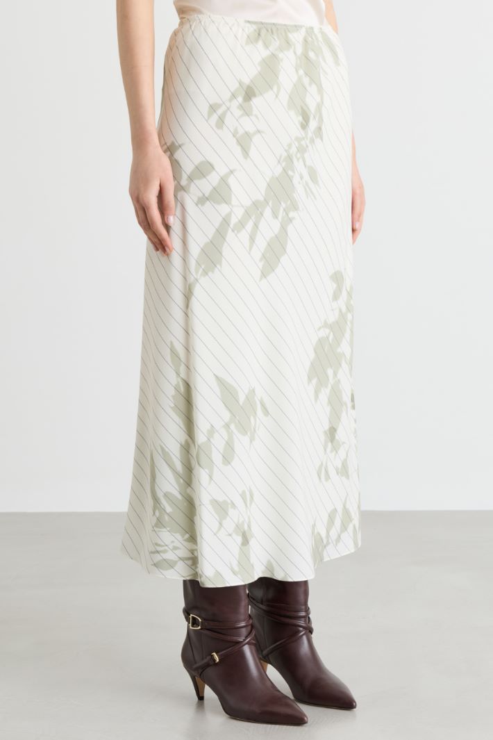 Printed crepe de chine midi skirt - WHITE GREEN - Intrend - 2