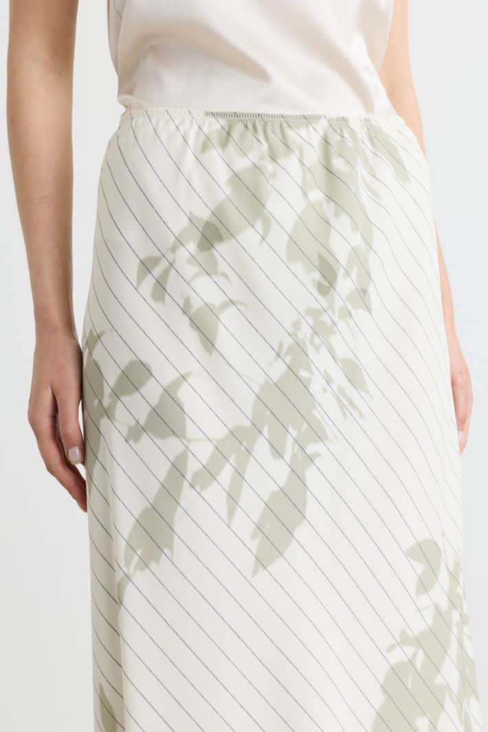 Printed crepe de chine midi skirt - WHITE GREEN - Intrend - 3