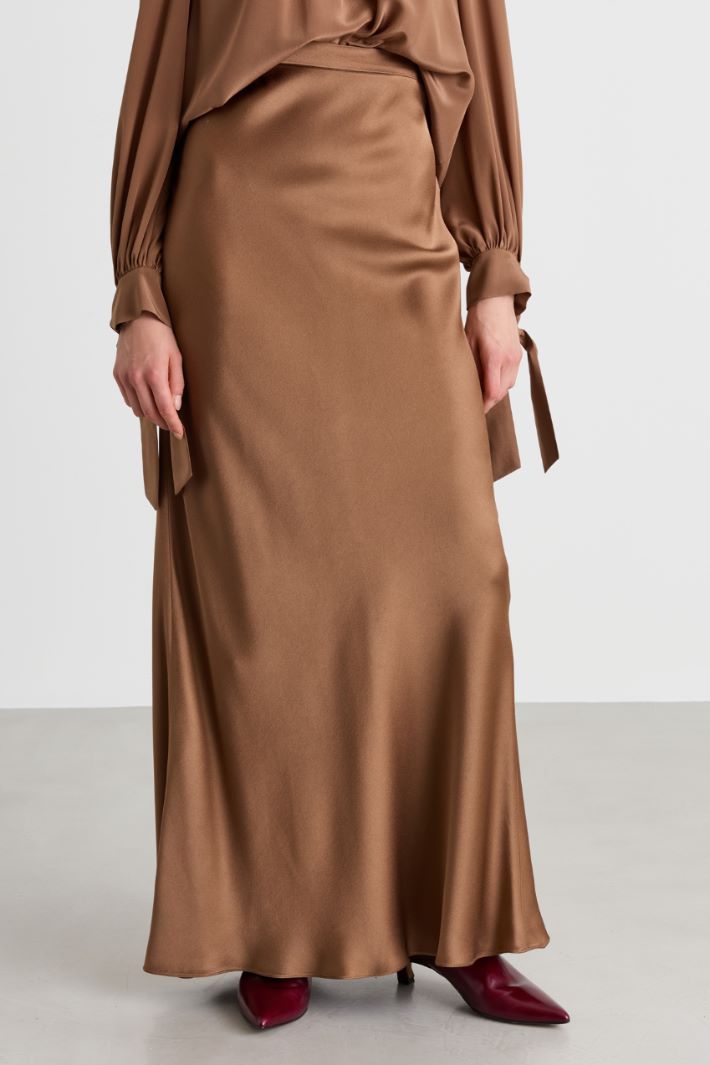 Long matte satin skirt - CAMEL - Intrend - 2