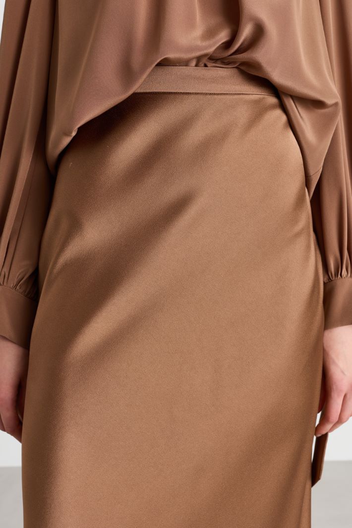 Long matte satin skirt - CAMEL - Intrend - 3