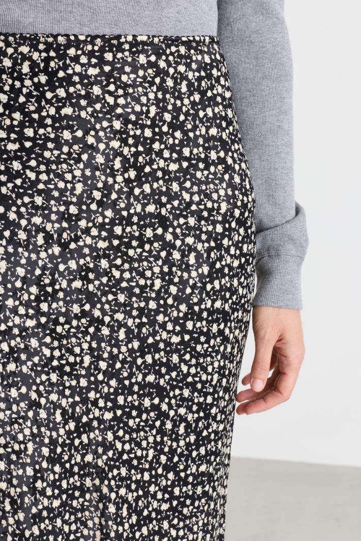 Micro floral jacquard skirt - BLACK - Intrend - 3