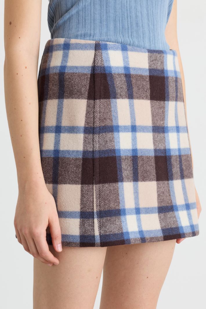Double-faced miniskirt - BROWN - Intrend - 3