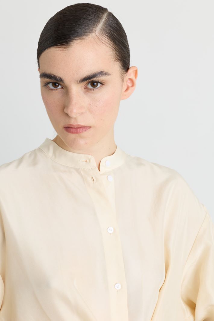 Blusa con drappeggio - BEIGE - Intrend - 3
