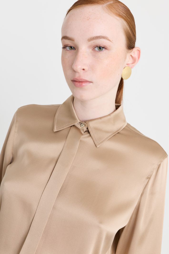Blusa in raso - CAMMELLO - Intrend - 3
