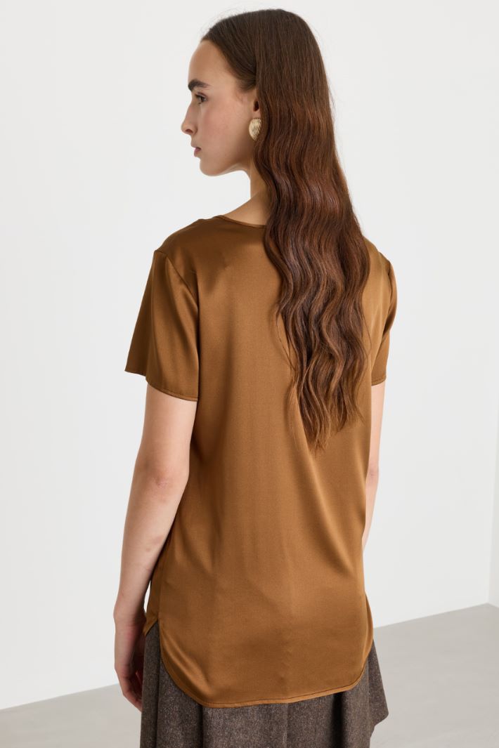 Top in raso di seta stretch - MARRONE - Intrend - 4