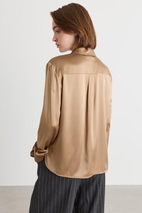 Camicia in raso stretch