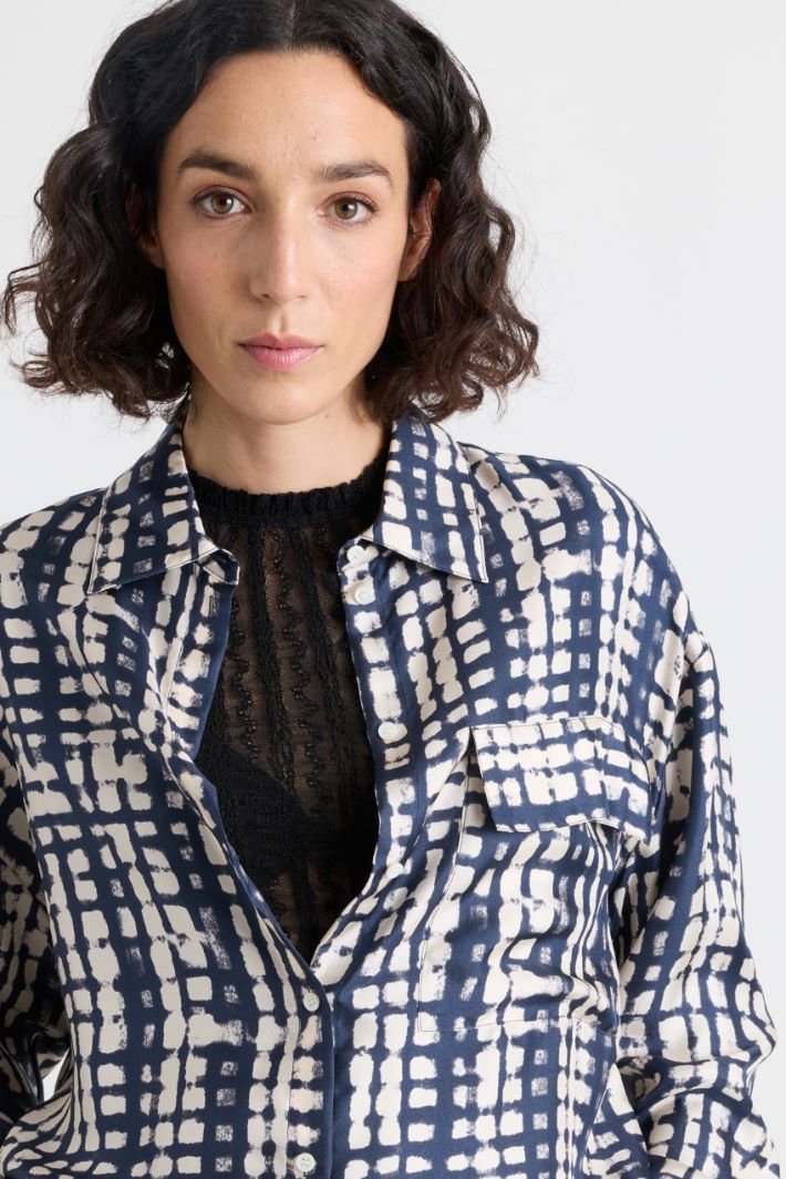 Blusa oversize in twill stampato - BIANCO BLU - Intrend - 3