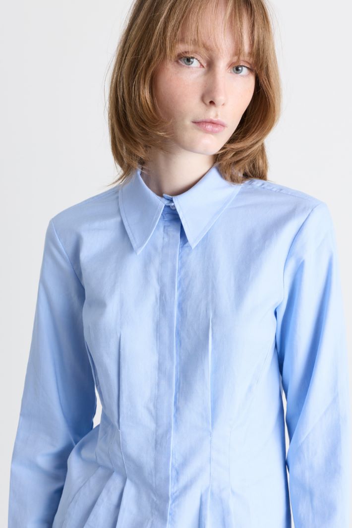 Slim-Fit Oxfordhemd mit Abnähern - HIMMELBLAU - Intrend - 3
