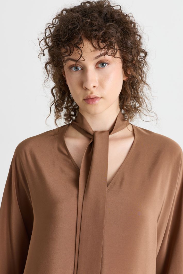 Blusa in crepe de chine - MARRONE - Intrend - 3