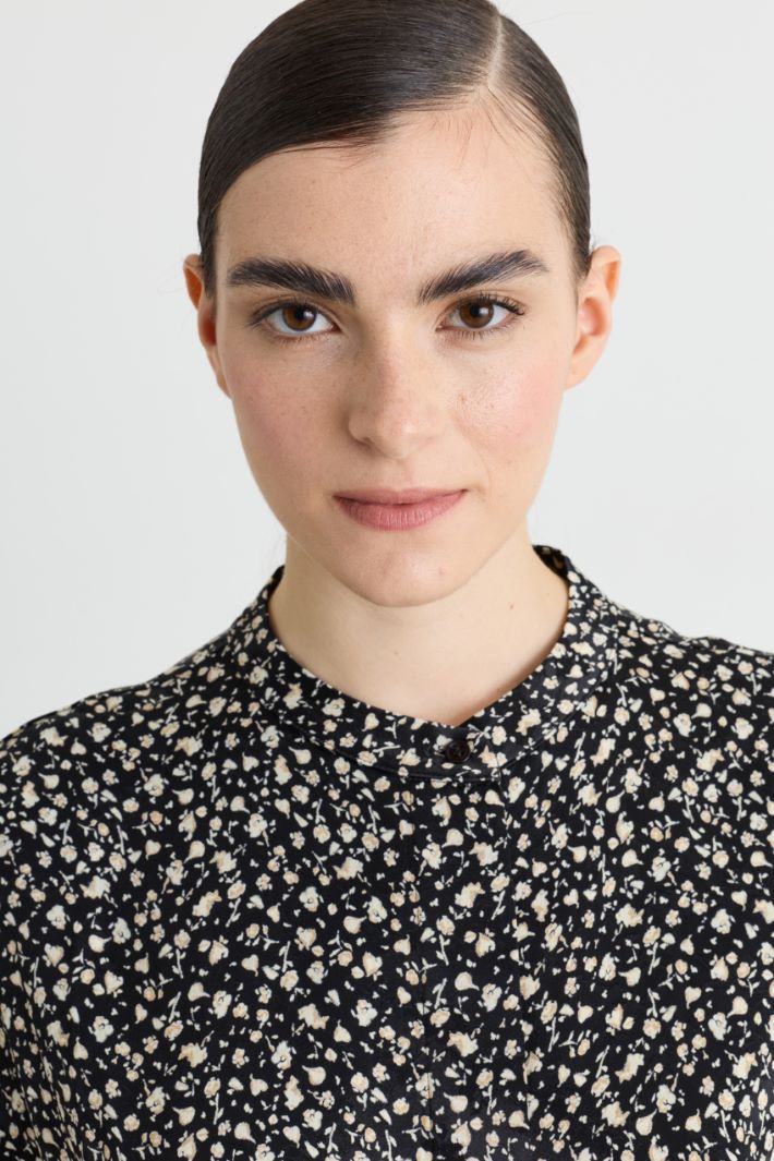 Blusa jacquard a micro fiori - NERO - Intrend - 3