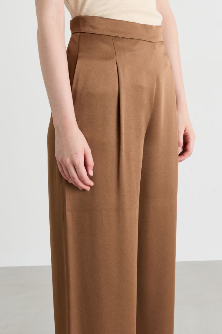 Flowing pleated trousers - BROWN - Intrend - 3