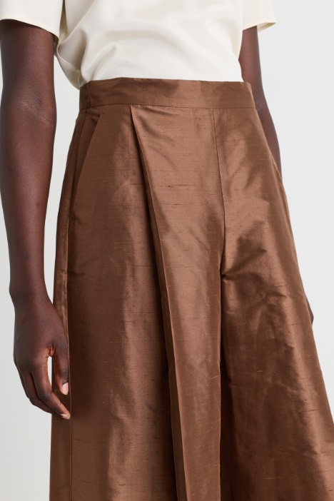 Pantalone cropped in shantung di seta