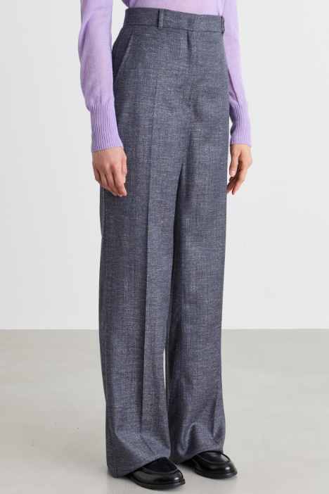 Pantalone dritto con piega stirata