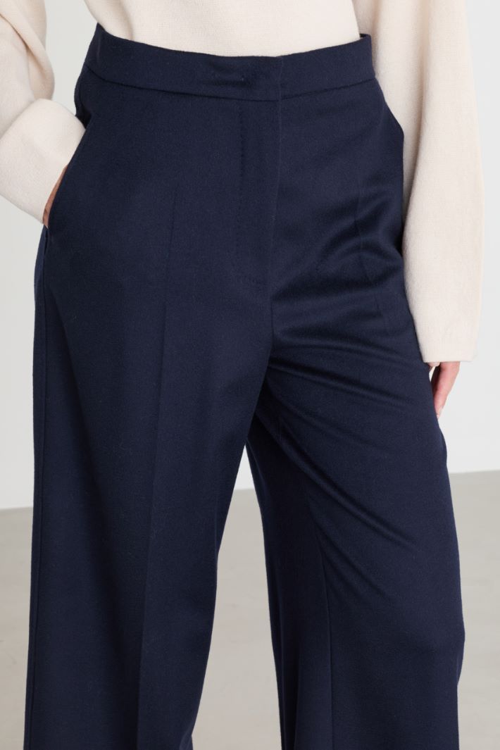 Wide-fit cropped trousers - BLUE - Intrend - 3