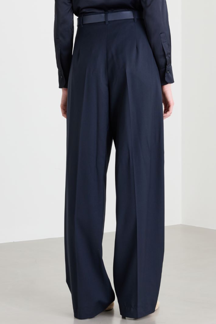 Wide-leg wool trousers with a long coated-fabric belt - BLUE - Intrend - 4