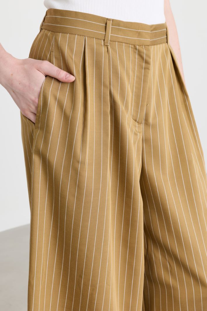 Wide-leg trousers in flowing twill - ORANGE - Intrend - 3