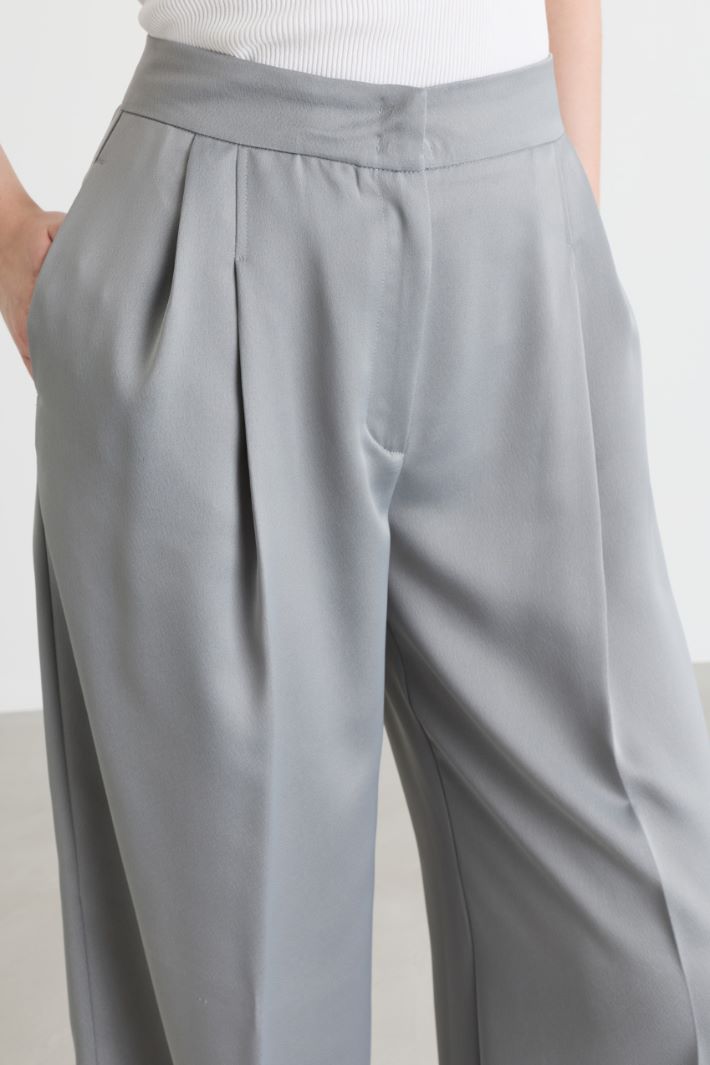 Flowing wide-leg trousers - GREY - Intrend - 3