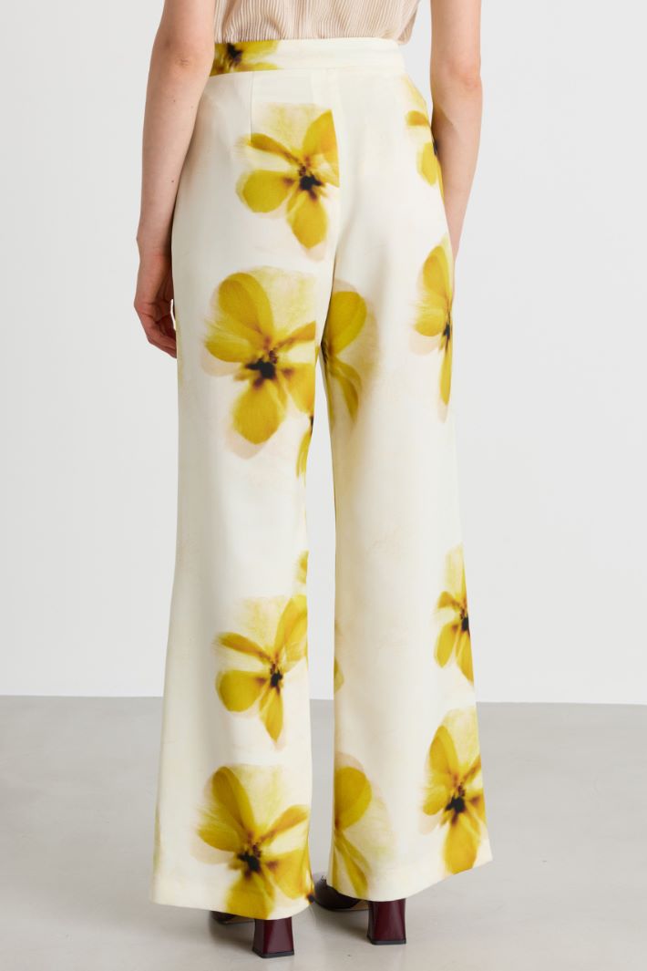Printed satin trousers with front slits - WHITE YELLOW - Intrend - 4