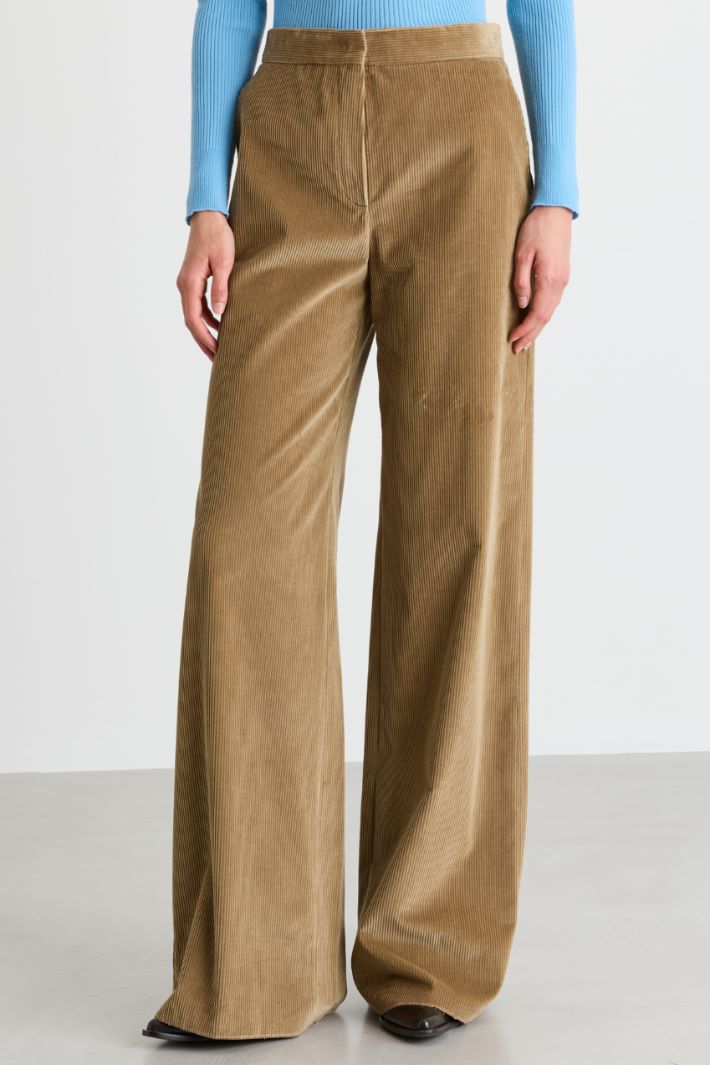 Wide-leg velvet trousers - CAMEL - Intrend - 2