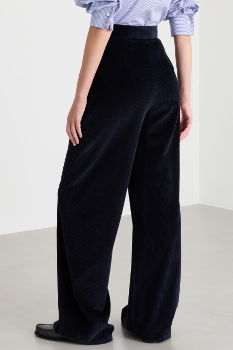 Pantalone ampio in velluto di puro cotone