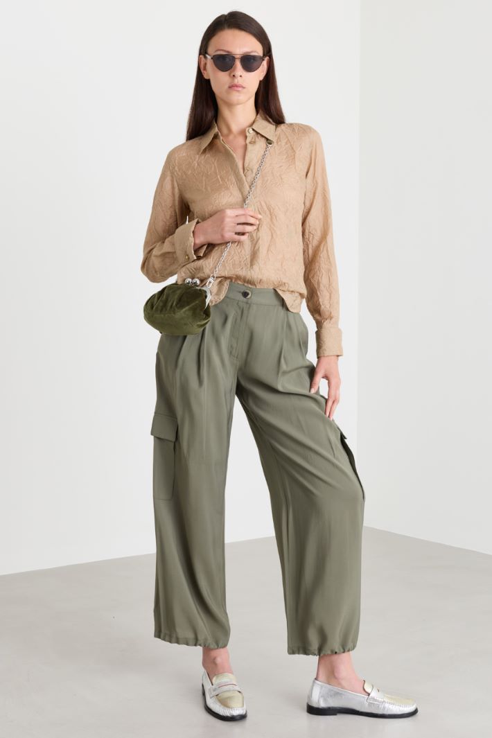 Pantalone cargo in tela fluida - VERDE - Intrend