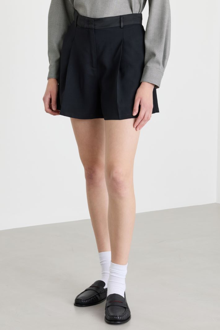 Short fluide en crêpe - NOIR - Intrend - 2