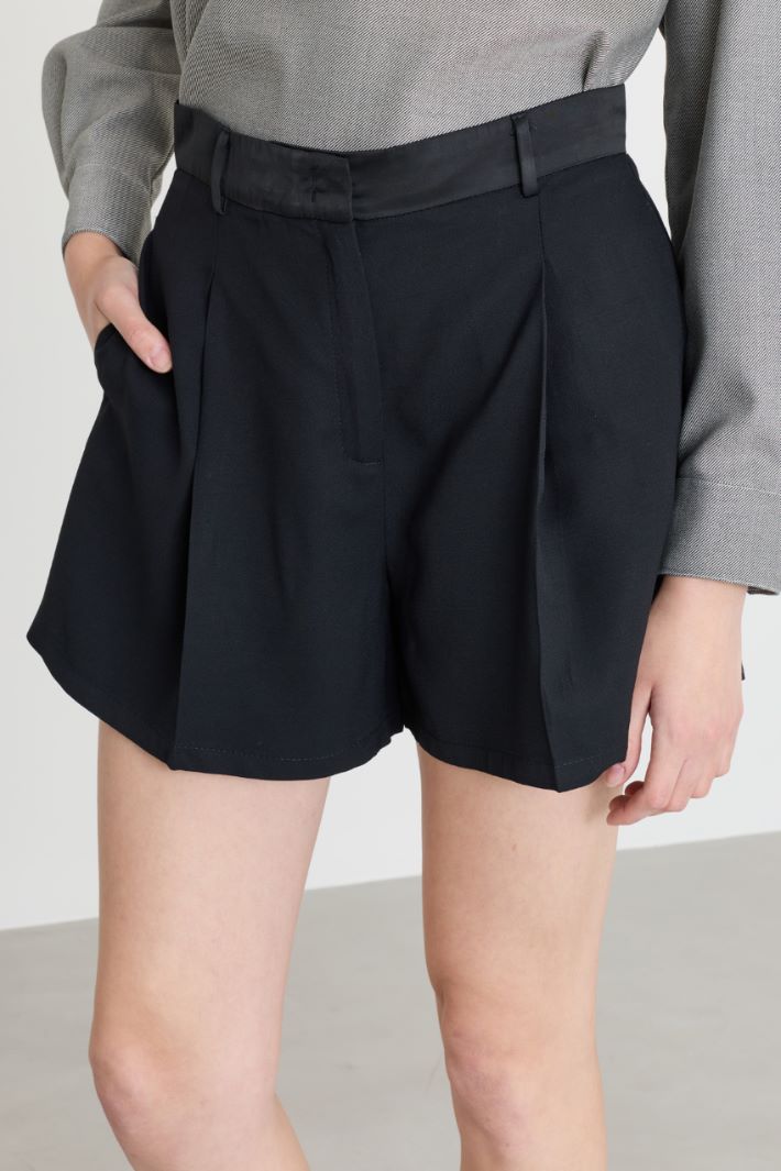 Short fluide en crêpe - NOIR - Intrend - 3