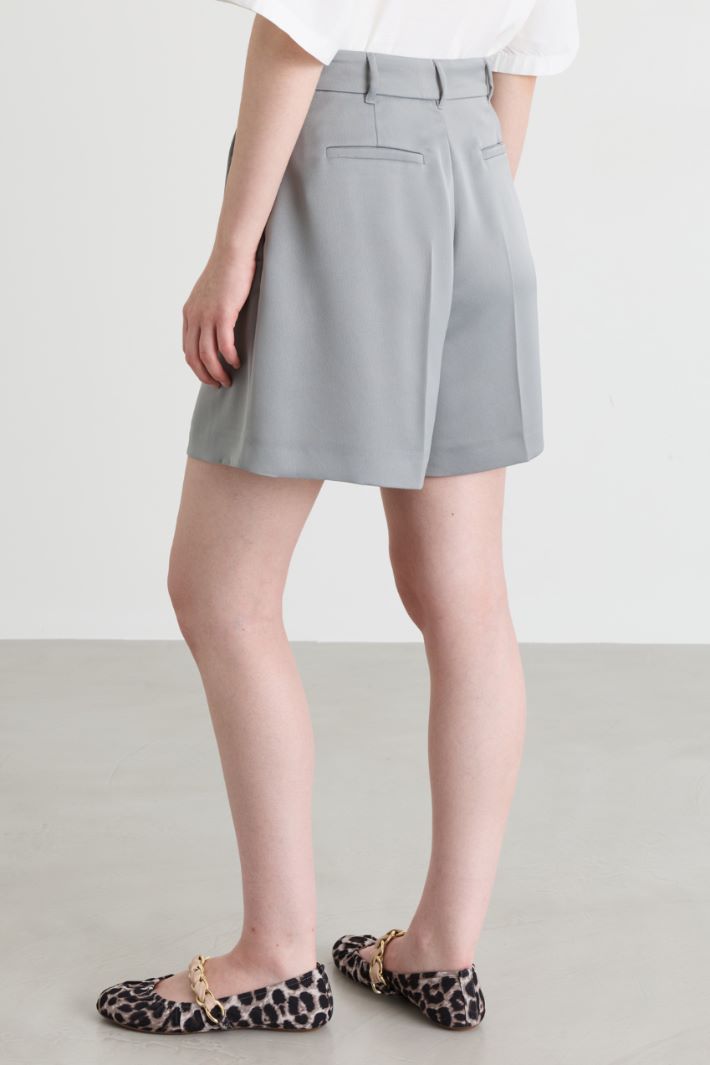 Matte satin shorts - GREY - Intrend - 4
