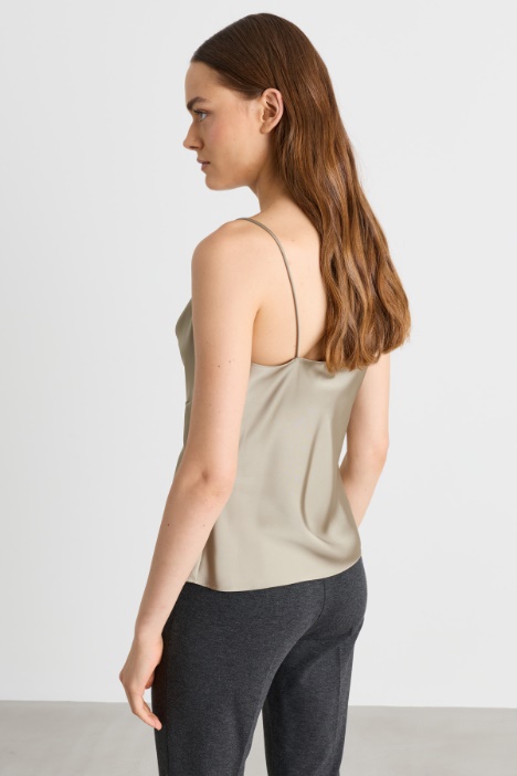 Top in raso fluido