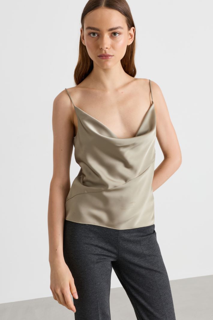 Top in raso fluido - VERDE - Intrend - 2