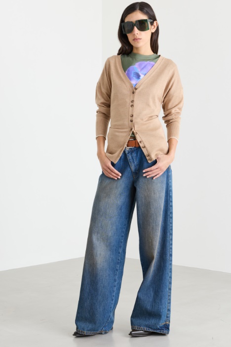 Baggy-Jeans mit asymmetrischem Verschluss - Intrend