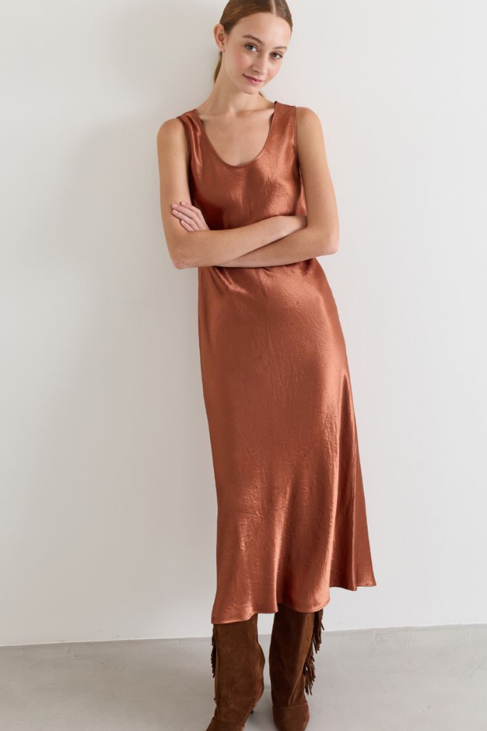 Lustrous Satin Dress - RED - Intrend - 2