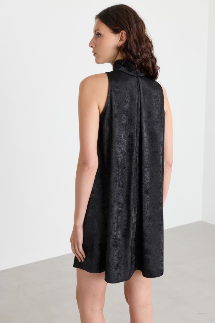 Abito halterneck laminato - NERO - Intrend - 4
