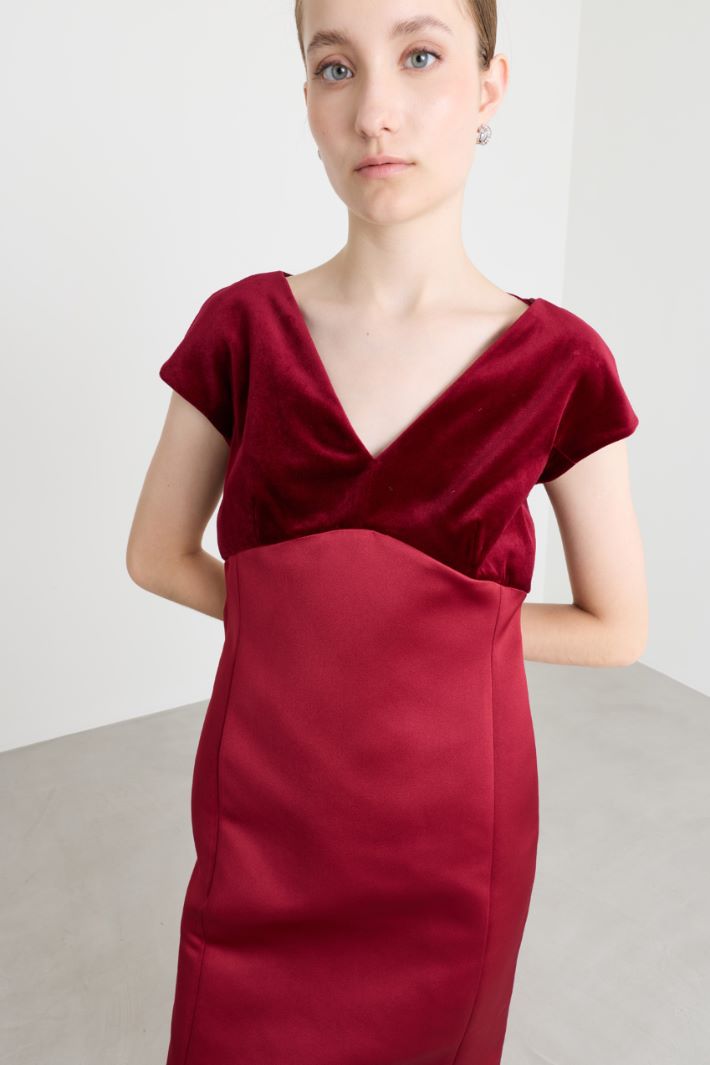 Princess dress in duchesse and velvet - RED - Intrend - 3