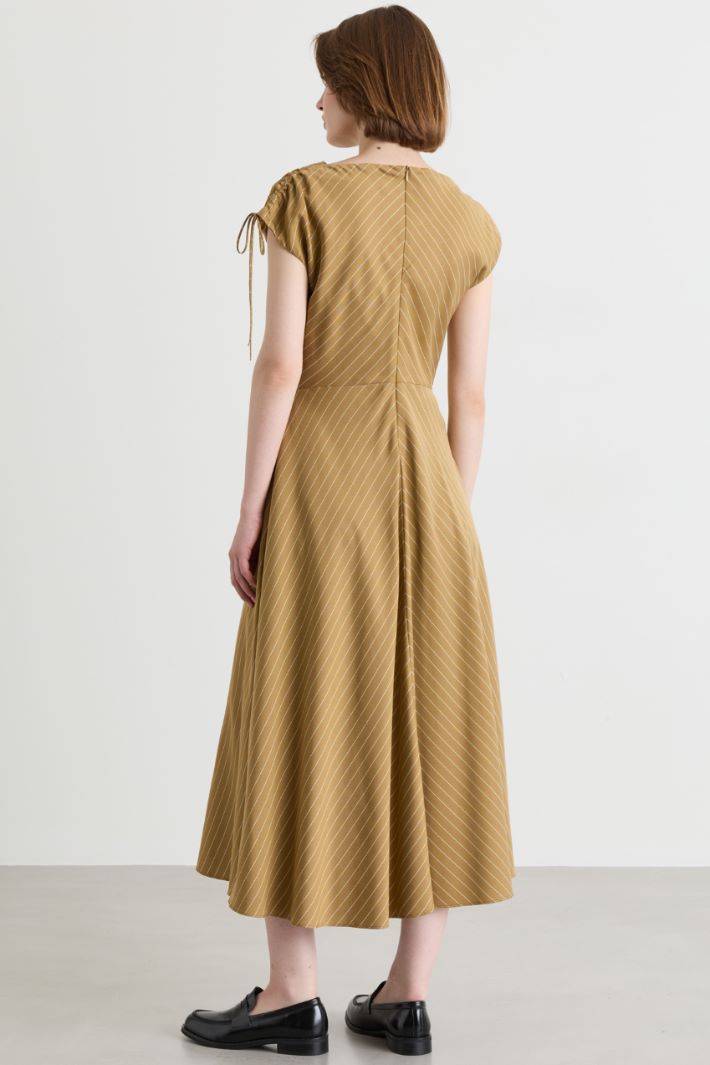 Fluid twill pinstripe dress - CAMEL - Intrend - 4