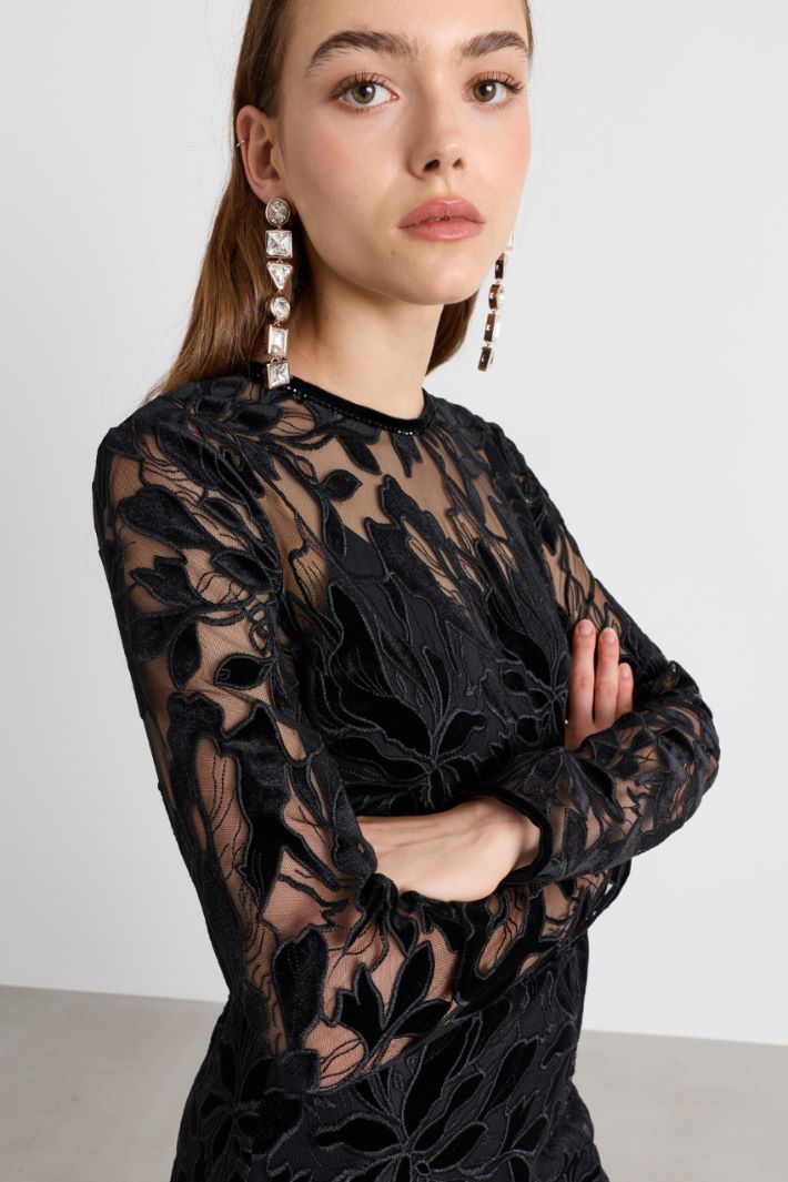 Fitted embroidered tulle dress - BLACK - Intrend - 3