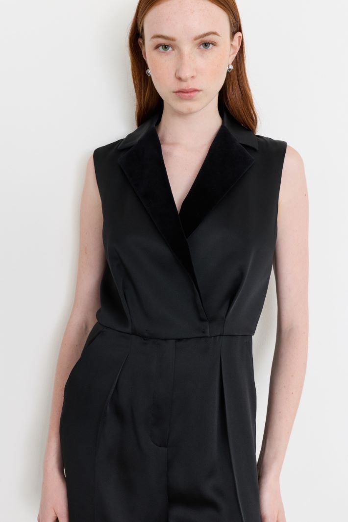 Satin jumpsuit with velvet lapels - BLACK - Intrend - 3