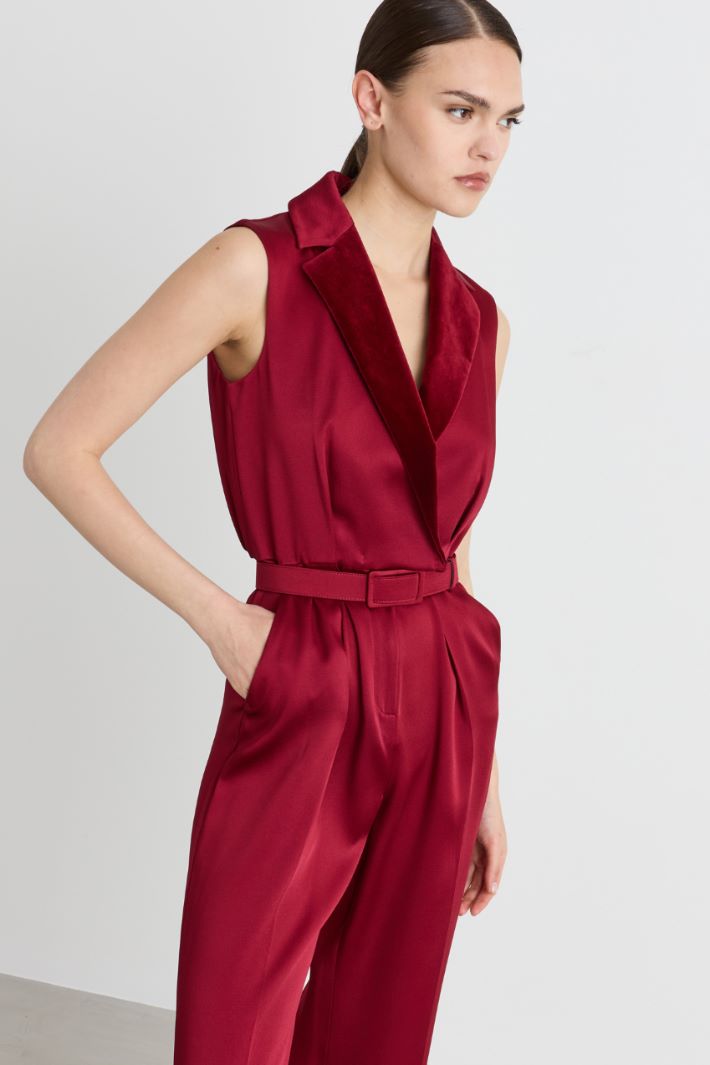 Satin jumpsuit with velvet lapels - RED - Intrend - 3