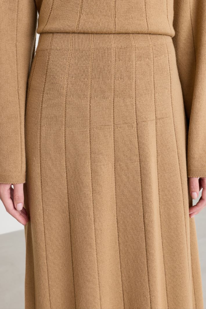 Flat-ribbed wool skirt - CAMEL - Intrend - 3