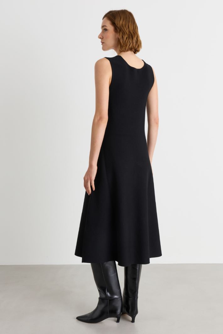 Abito longuette in viscosa stretch - NERO - Intrend - 4