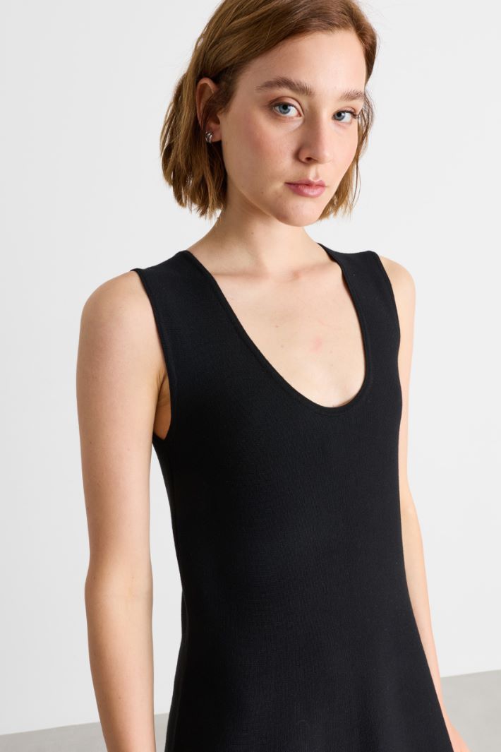 Abito longuette in viscosa stretch - NERO - Intrend - 3