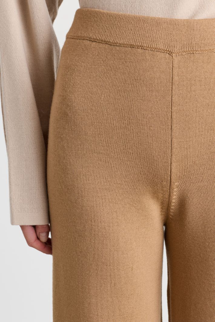 Knitted trousers - CAMEL - Intrend - 3