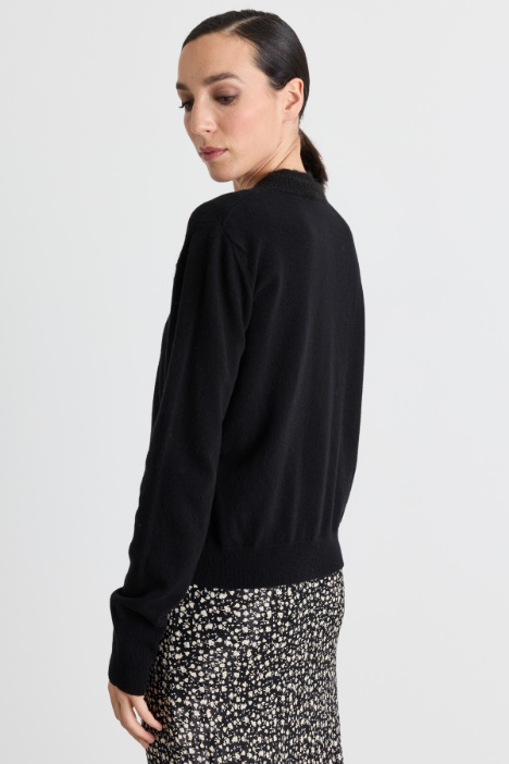 Cardigan con appliqué floreali