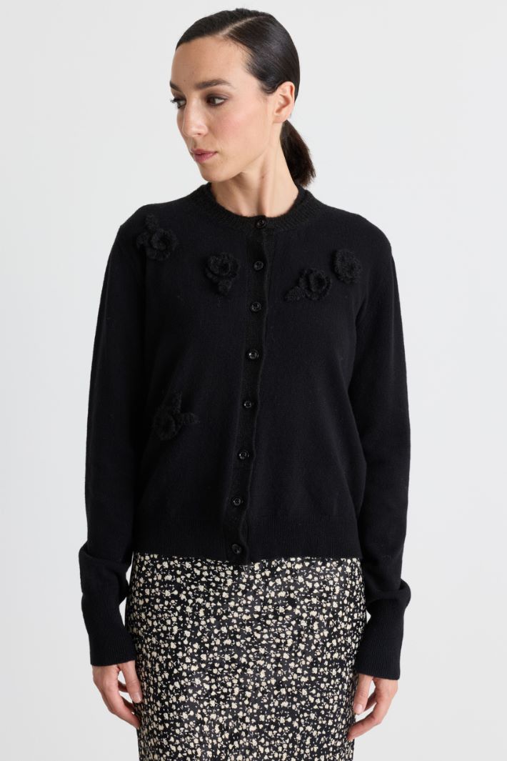 Floral Appliqué Cardigan - BLACK - Intrend - 2