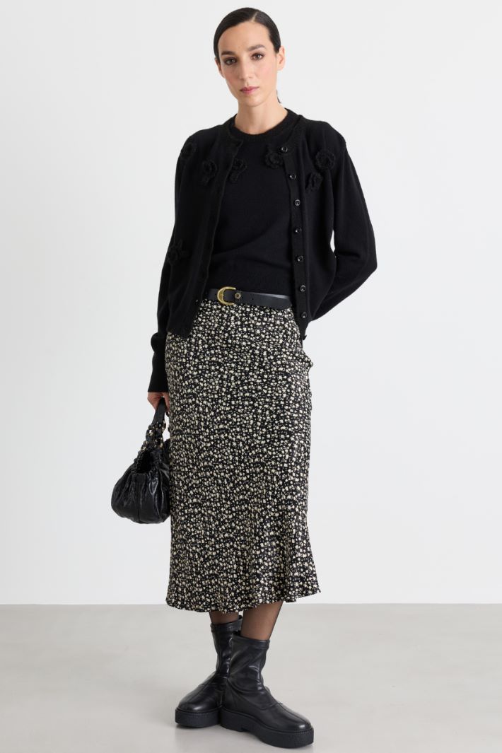 Floral Appliqué Cardigan - BLACK - Intrend